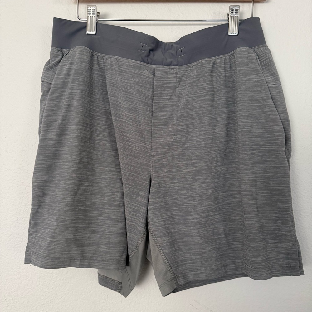 Lululemon T.H.E. Short Men's Medium Gym Training Workout Performance 6" size M